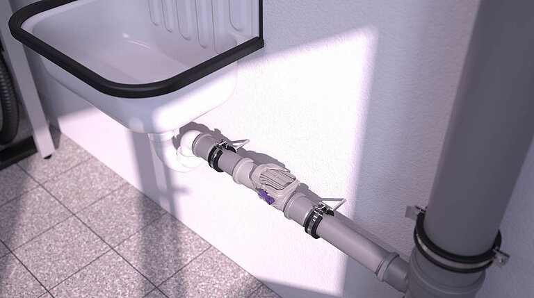 Zawór przeciwzalewowy Staufix DN 50 zamontowany na swobodnym przewodzie kanalizacyjnym. Zawór przeciwzalewowy Staufix DN 50 zamontowany na swobodnym przewodzie kanalizacyjnym.