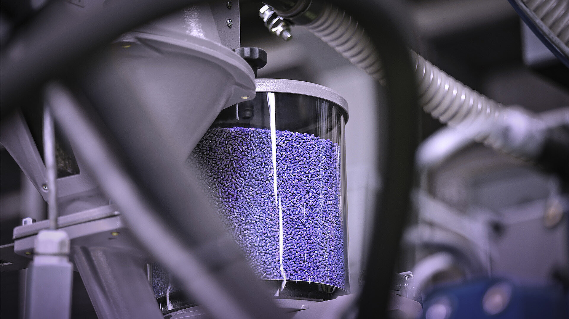 Wytrzymały, odporny na korozję materiał, poddający się energooszczędnej obróbce Wytrzymały, odporny na korozję materiał, poddający się energooszczędnej obróbce